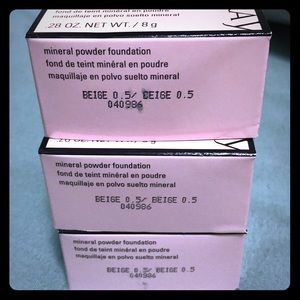 Mary Kay Beige 0.5 Mineral Powder Foundation